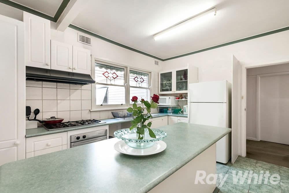 28 Edith Street, Glen Waverley VIC 3150, Glen Waverley - Thumbnail 2