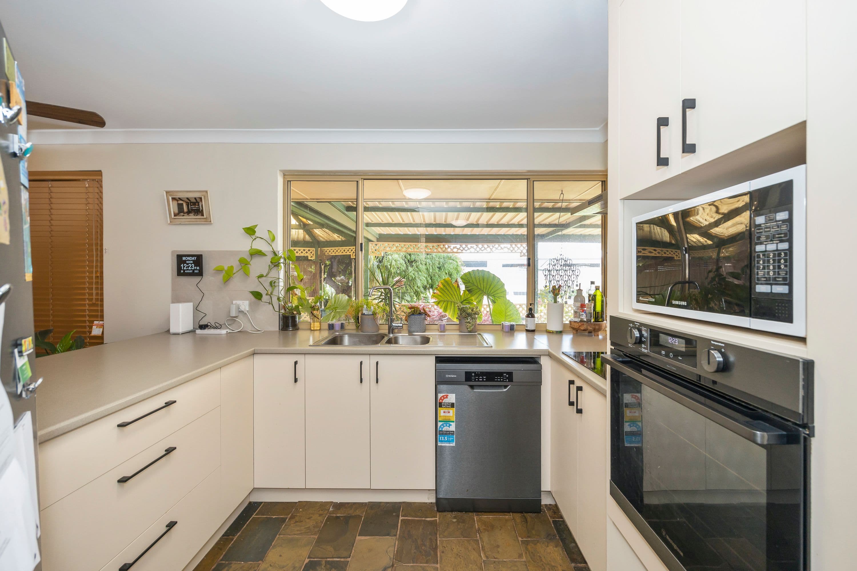31 Fawkner Road, Two Rocks WA 6037, Two Rocks - Thumbnail 3