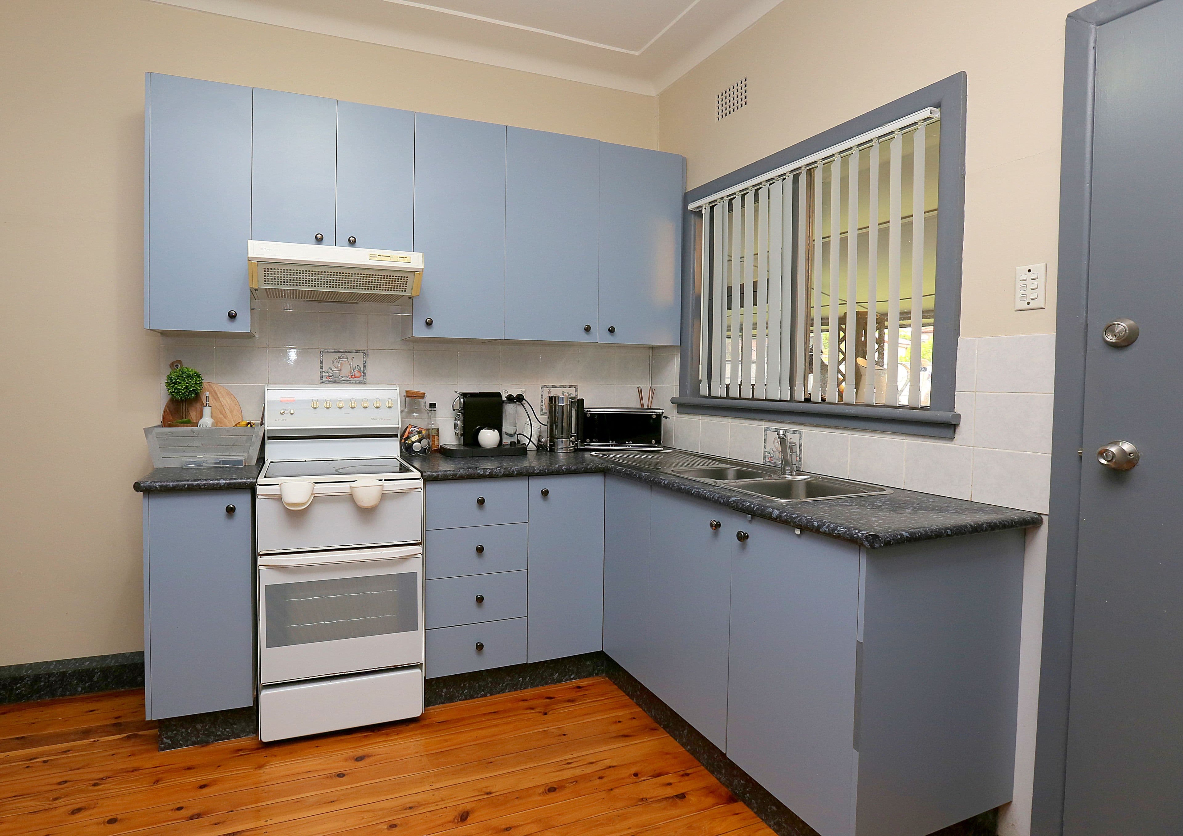 12 Dooley Avenue, Bass Hill - Thumbnail 3