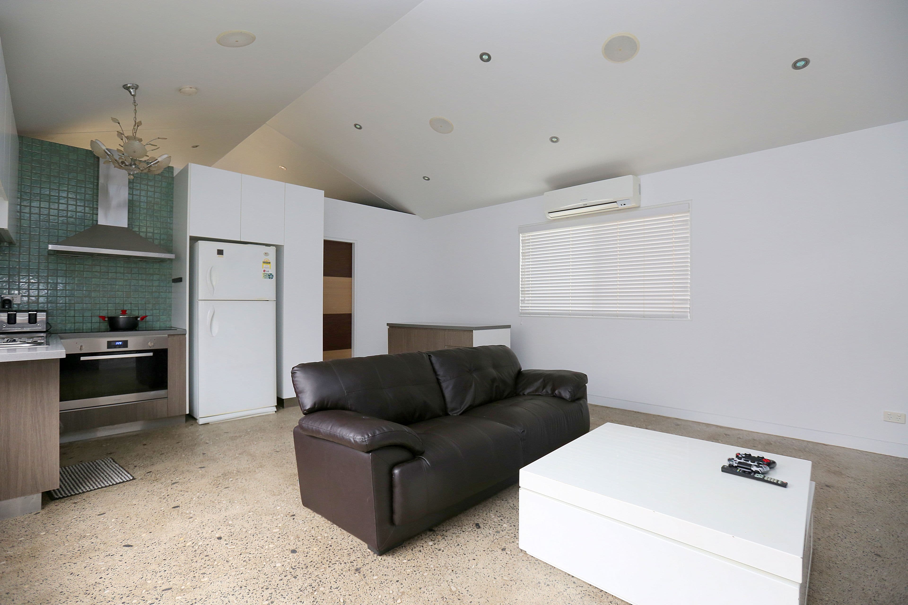 12 Dooley Avenue, Bass Hill - Thumbnail 8