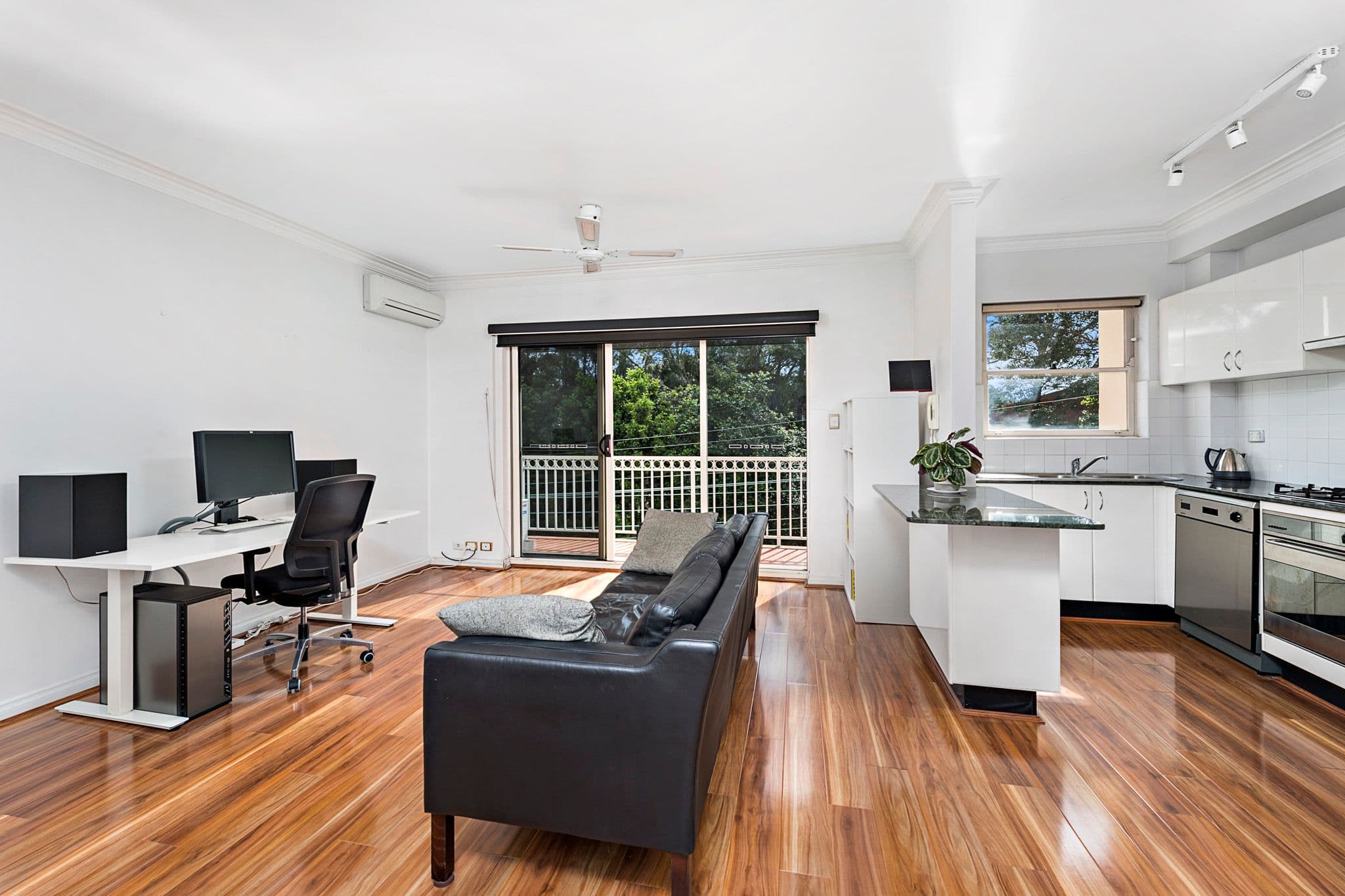 213 Wigram Road, Forest Lodge NSW 2037, Forest Lodge - Thumbnail 2