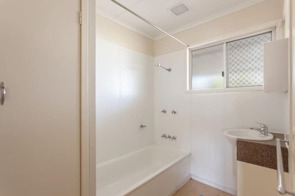 14 McMahon Crescent, Newtown QLD 4350, Newtown - Thumbnail 7
