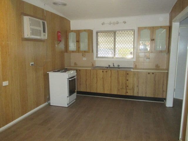 16 Auburn Street, Coonamble - Thumbnail 2