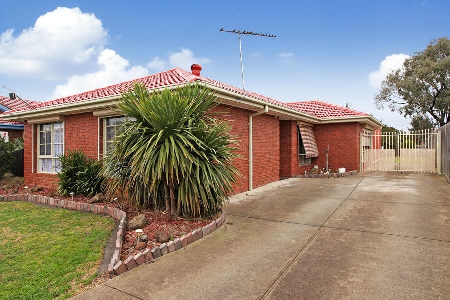8 Sanderling Street, WERRIBEE VIC 3030, Werribee - Thumbnail 2