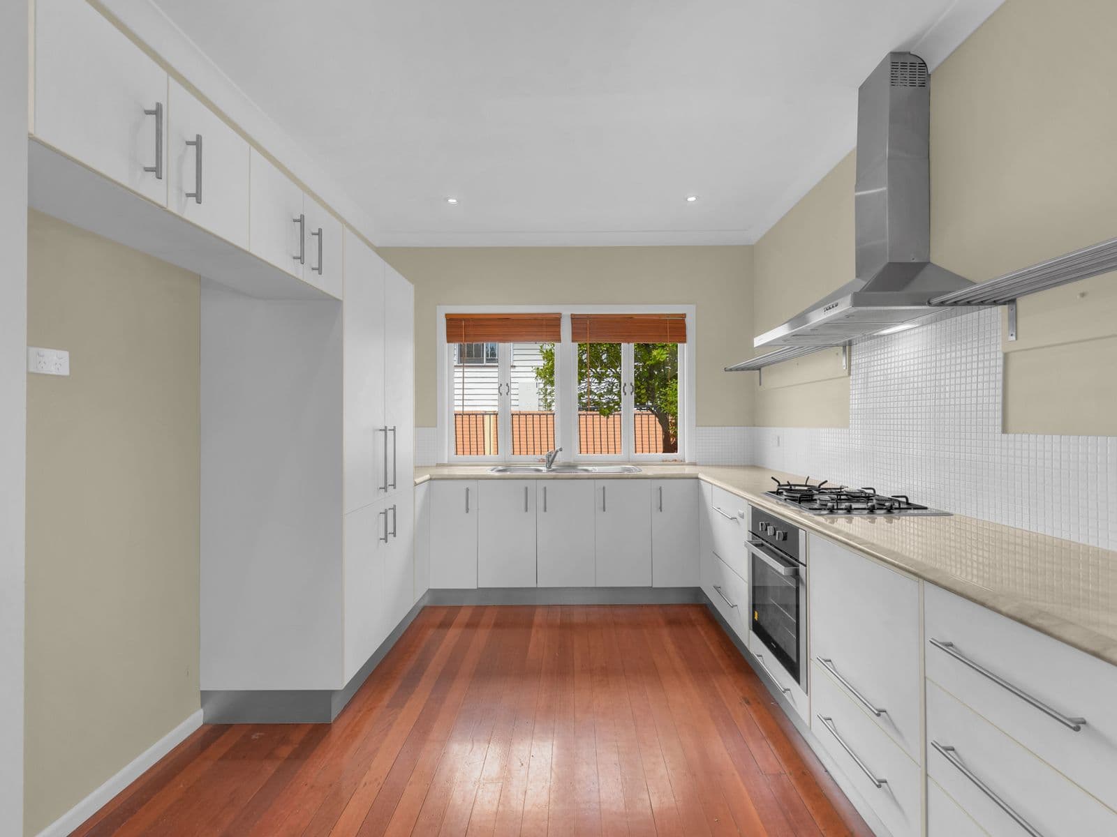 20 Orwell Street, Camp Hill QLD 4152, Camp Hill - Thumbnail 2