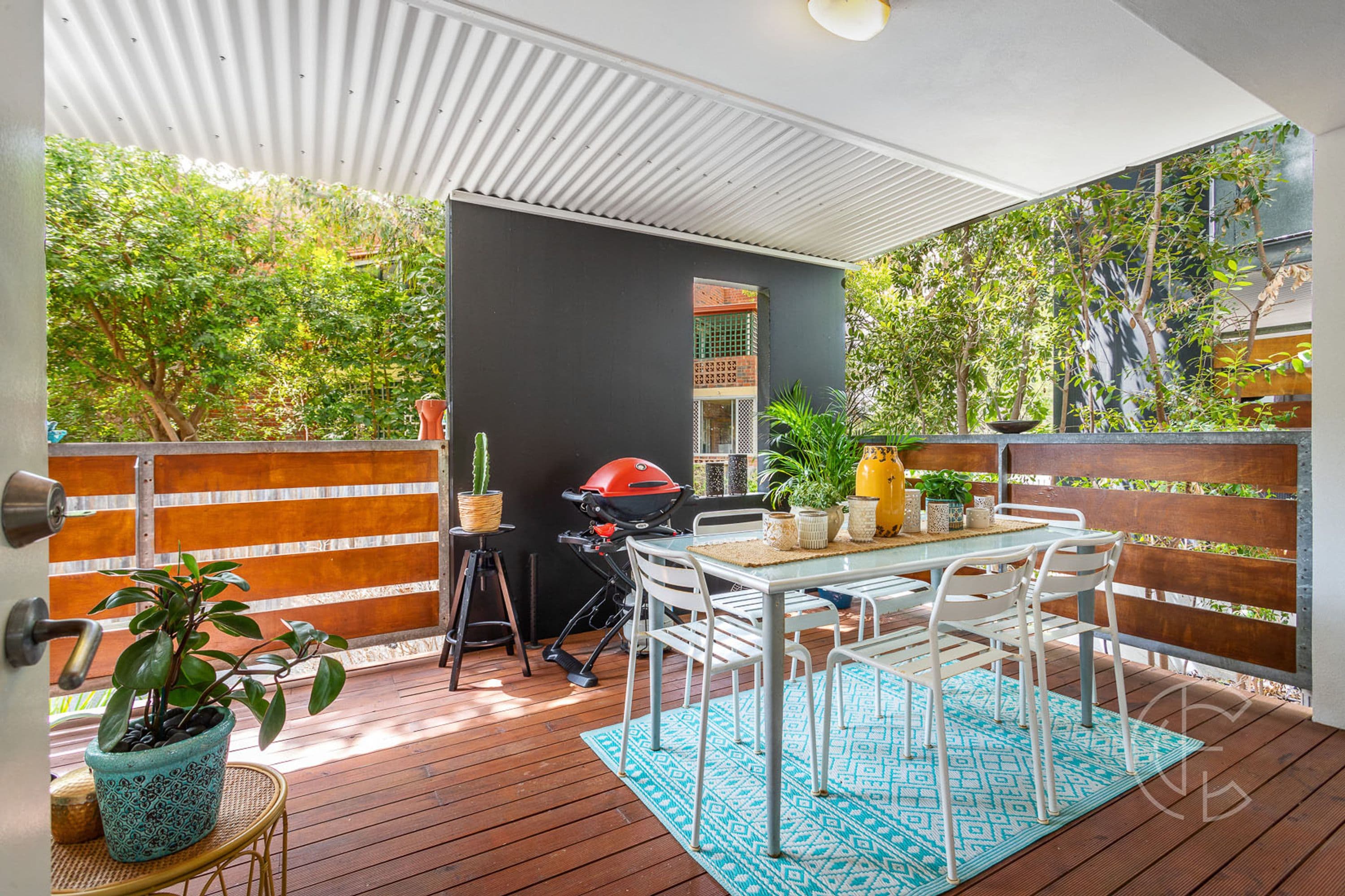 2/39 Kinsella Street, Joondanna - Image 1