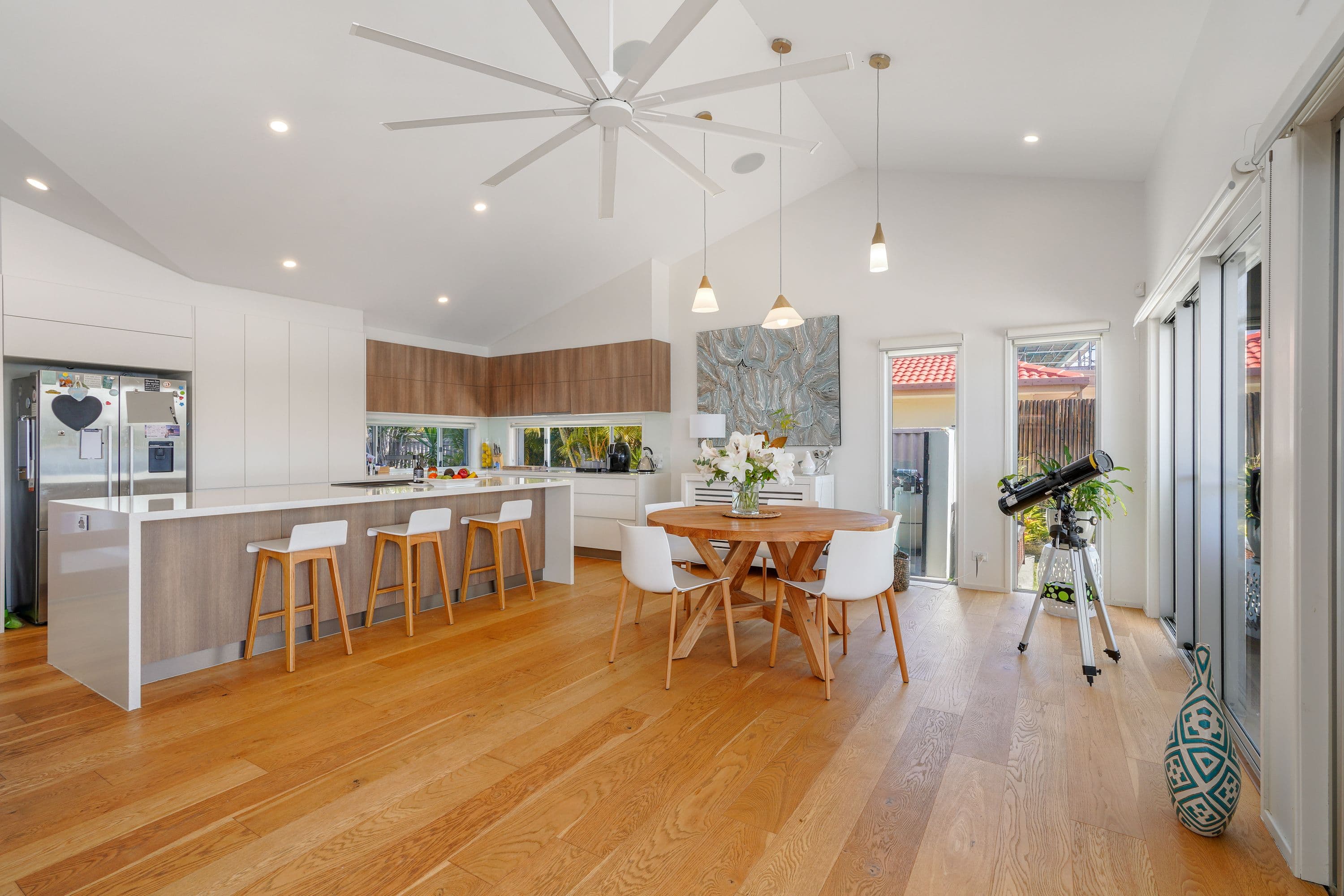 210 Acanthus Avenue, Burleigh Waters QLD 4220, Burleigh Waters - Thumbnail 2