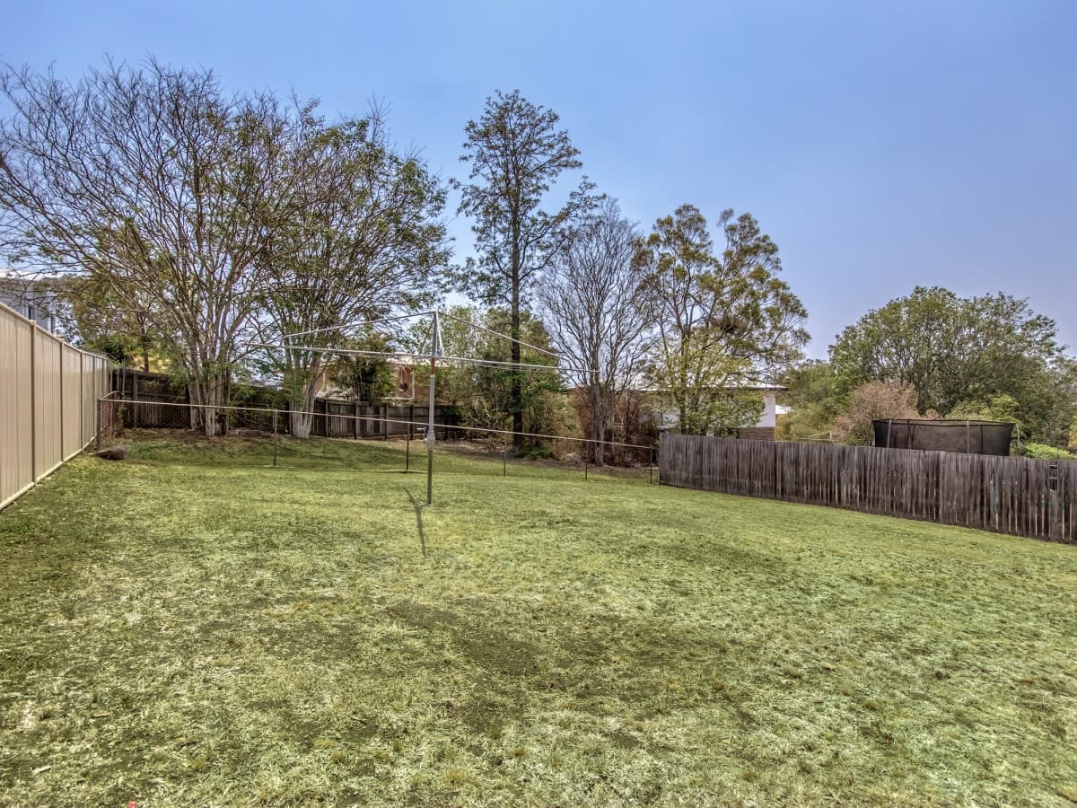 34 Skinner Crescent, Silkstone QLD 4304, Silkstone - Thumbnail 3