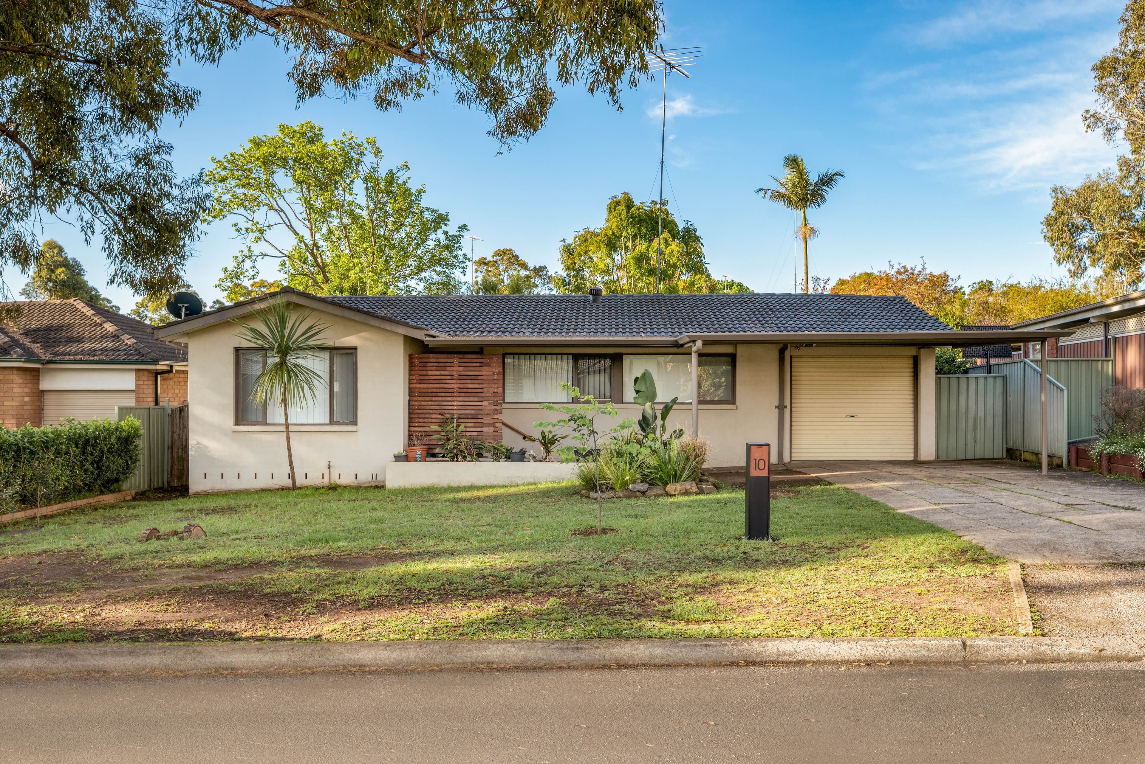 10 Tallowwood Crescent, Bradbury NSW 2560, Bradbury - Image 1