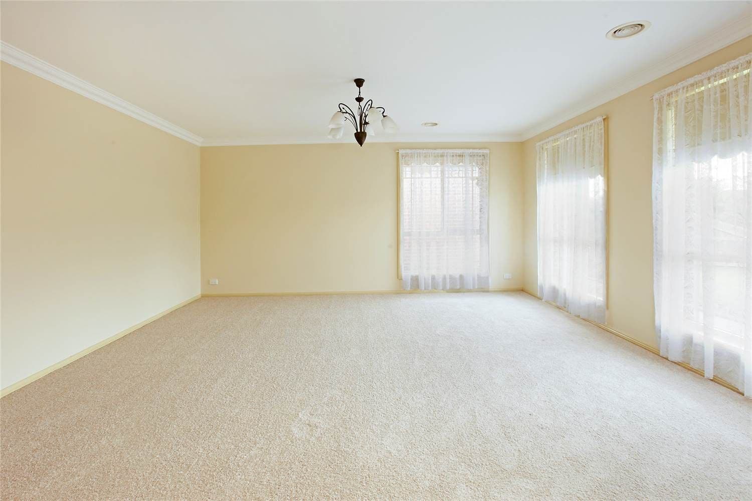 19 Brownlow Court, LARA VIC 3212, Lara - Thumbnail 2