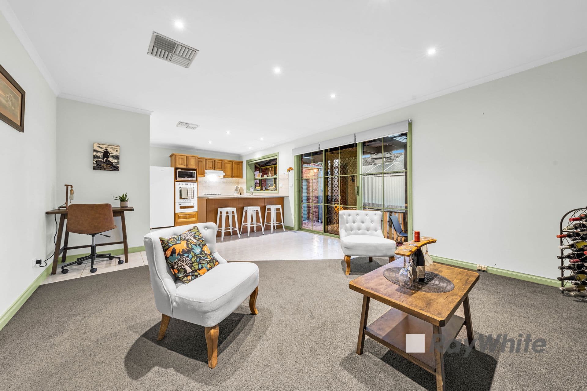 5 Sneddon Drive, Narre Warren South VIC 3805, Narre Warren South - Thumbnail 2