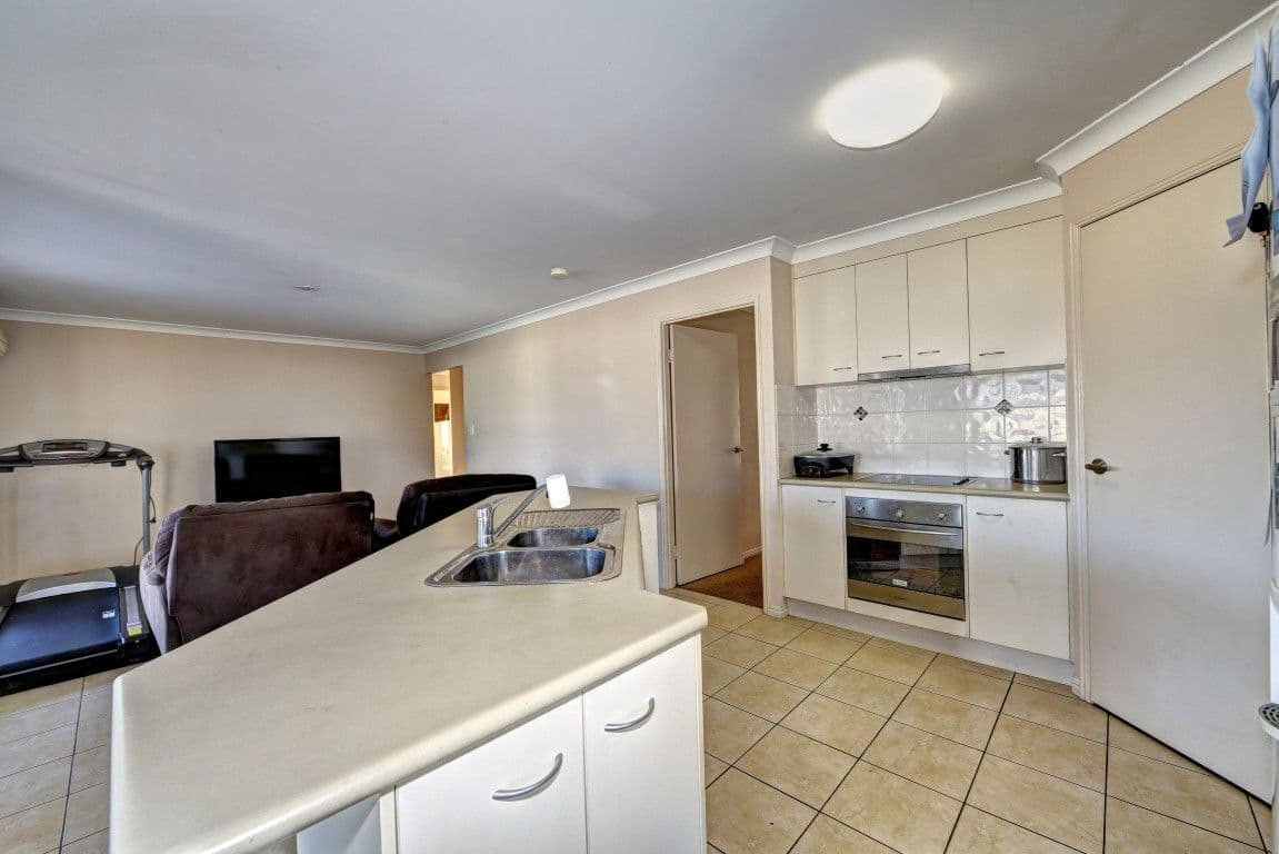 6 Hopton Place, BUNDABERG NORTH QLD 4670, Bundaberg North - Thumbnail 4