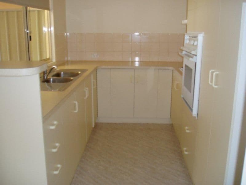 327 Chapple Street, BROKEN HILL NSW 2880, Broken Hill - Thumbnail 2