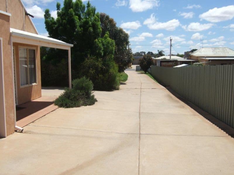 327 Chapple Street, BROKEN HILL NSW 2880, Broken Hill - Thumbnail 8