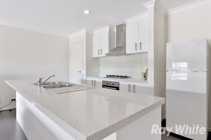 105 Henry Road, Pakenham VIC 3810, Pakenham - Thumbnail 4