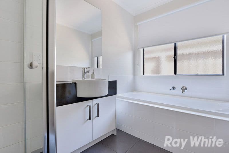 105 Henry Road, Pakenham VIC 3810, Pakenham - Thumbnail 5
