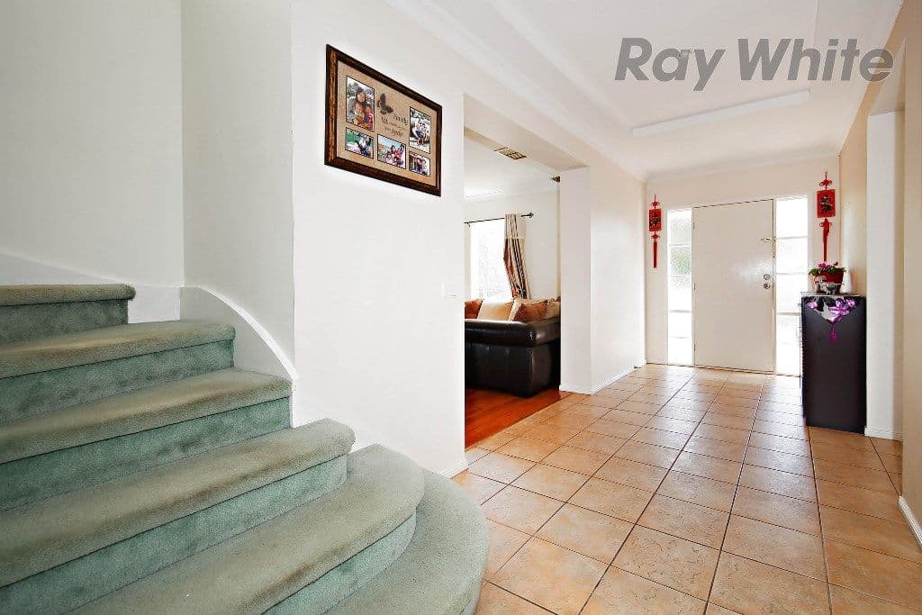 33 Glastonbury Circuit, Point Cook VIC 3030, Point Cook - Thumbnail 3