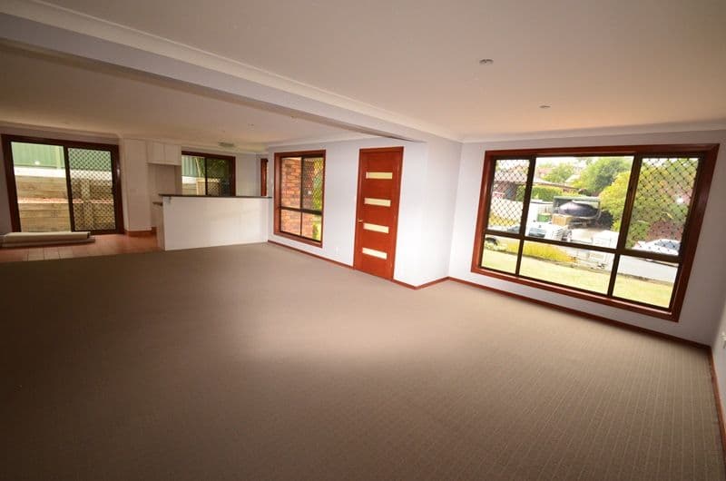 4 Yarran Drive, ASHMORE QLD 4214, Ashmore - Thumbnail 3