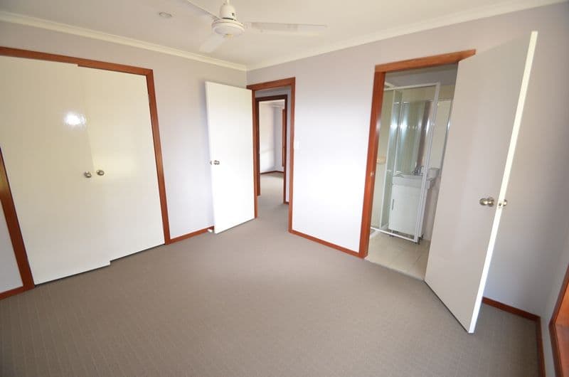 4 Yarran Drive, ASHMORE QLD 4214, Ashmore - Thumbnail 6