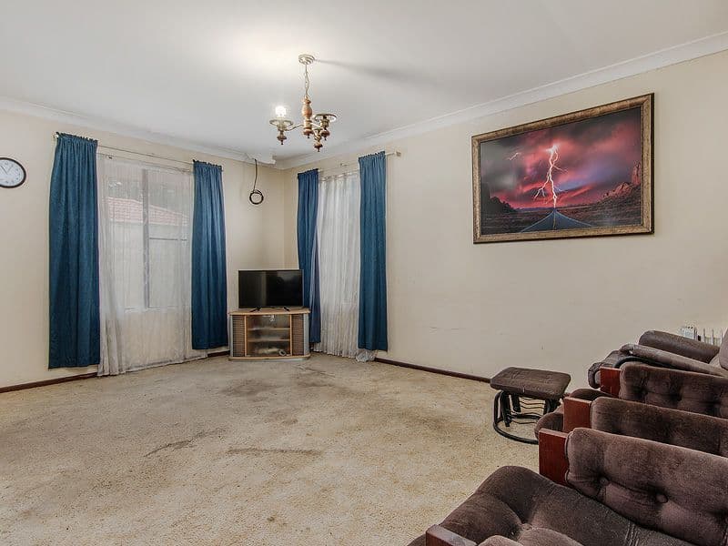28 Goongarrie Drive, Waikiki WA 6169, Waikiki - Thumbnail 4