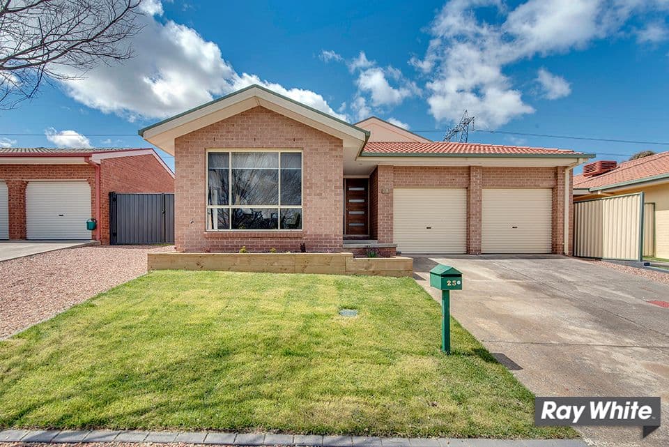 25 Tarrant Crescent, Dunlop ACT 2615, Dunlop - Image 1