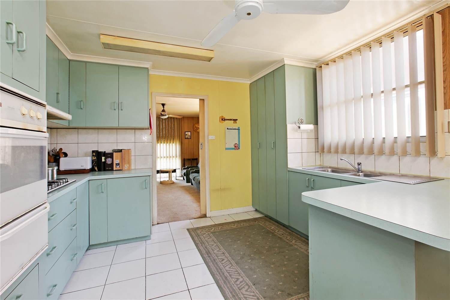 10 Howqua Court, CORIO VIC 3214, Corio - Thumbnail 3
