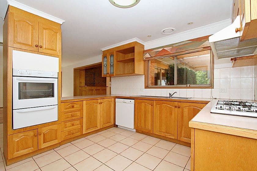 32 Pulford Crescent, MILL PARK VIC 3082, Mill Park - Thumbnail 2