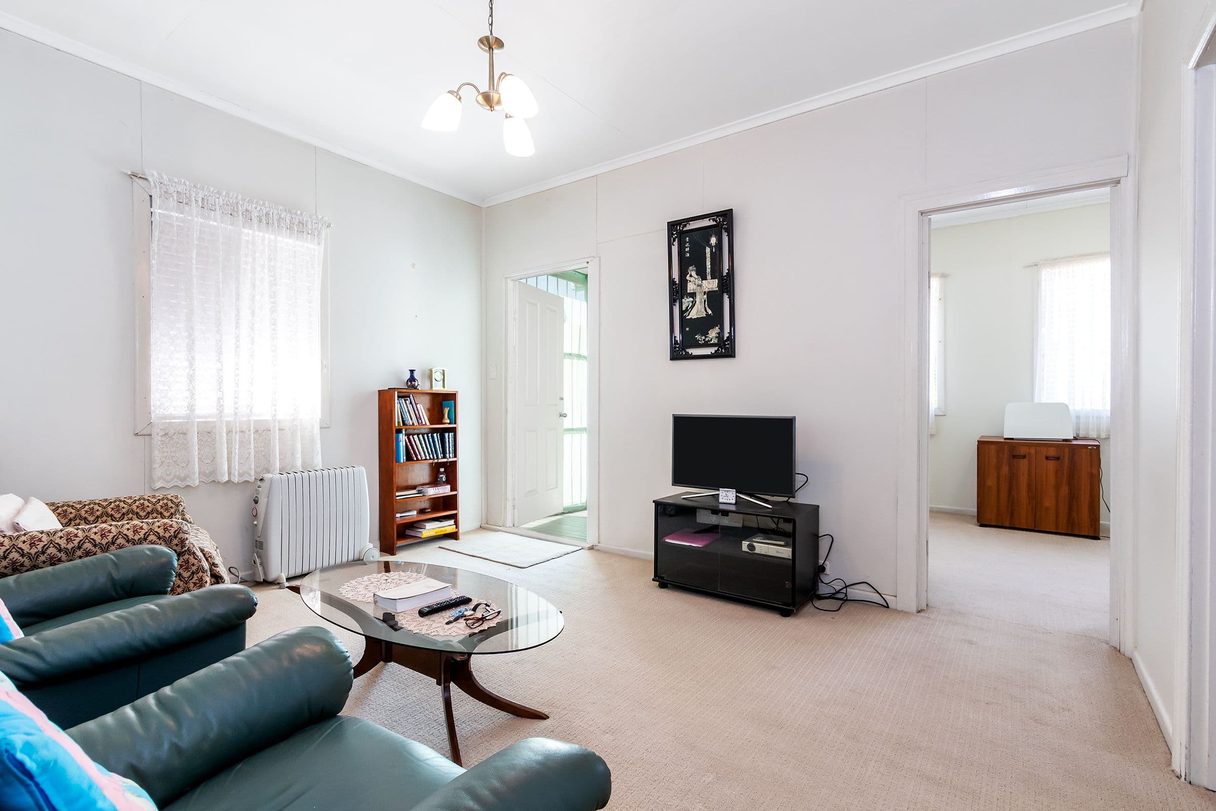 93 Chestnut Street, Wynnum QLD 4178, Wynnum - Thumbnail 2