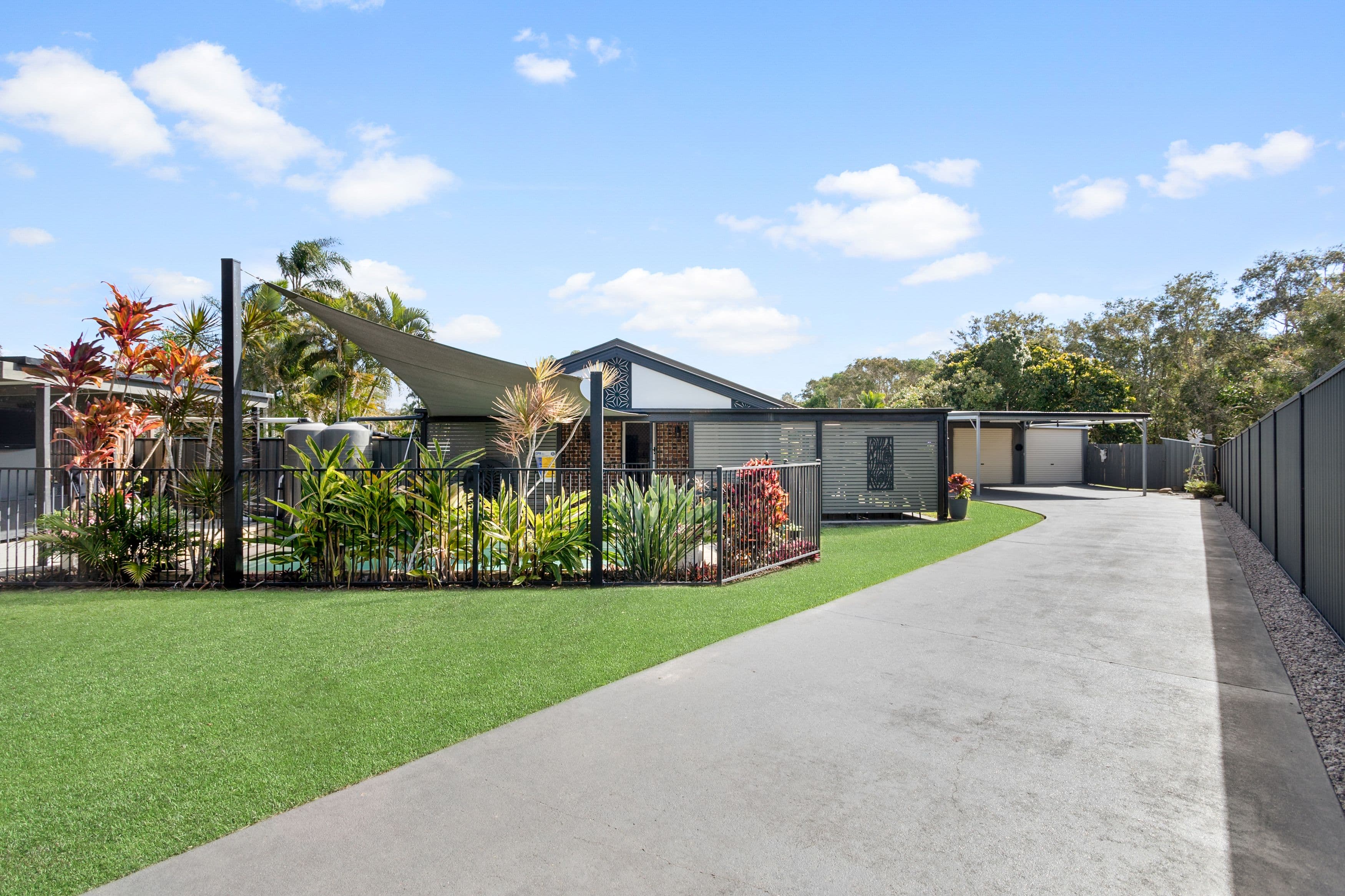 7 Lancaster Place, Sandstone Point QLD 4511, Sandstone Point - Thumbnail 2