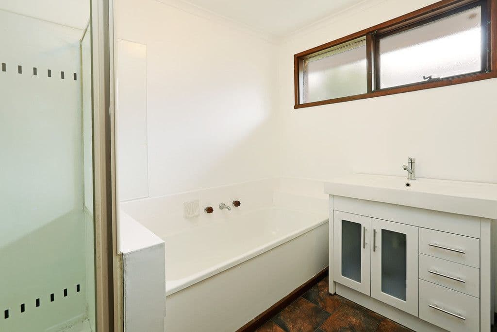 7 Shepherdson Avenue, Corio VIC 3214, Corio - Thumbnail 5