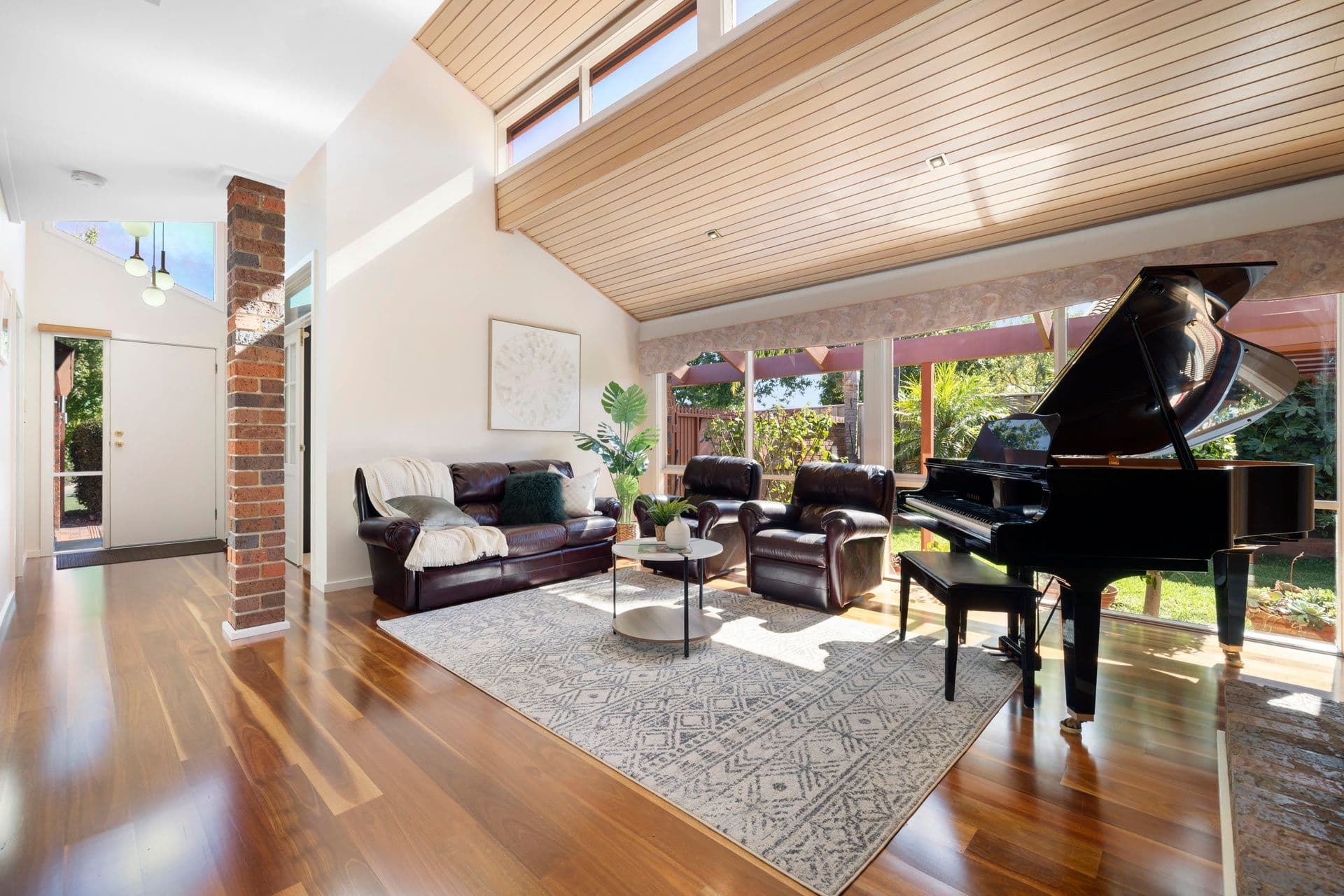8 Ryan Court, Berwick VIC 3806, Berwick - Thumbnail 3
