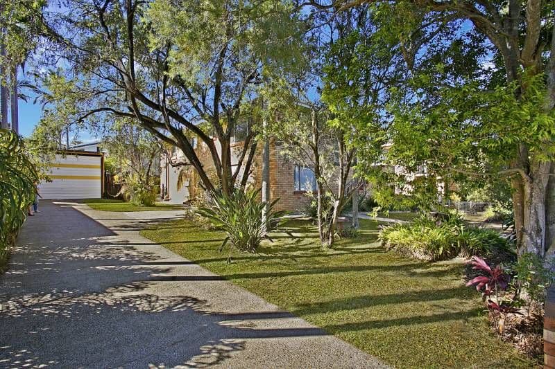 8 Camelia Avenue, EVERTON HILLS QLD 4053, Everton Hills - Thumbnail 2