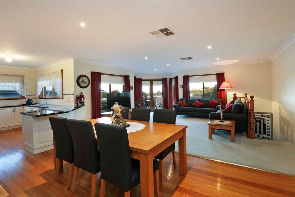 5 Boronia Court, Bellfield, Bellfield - Thumbnail 4