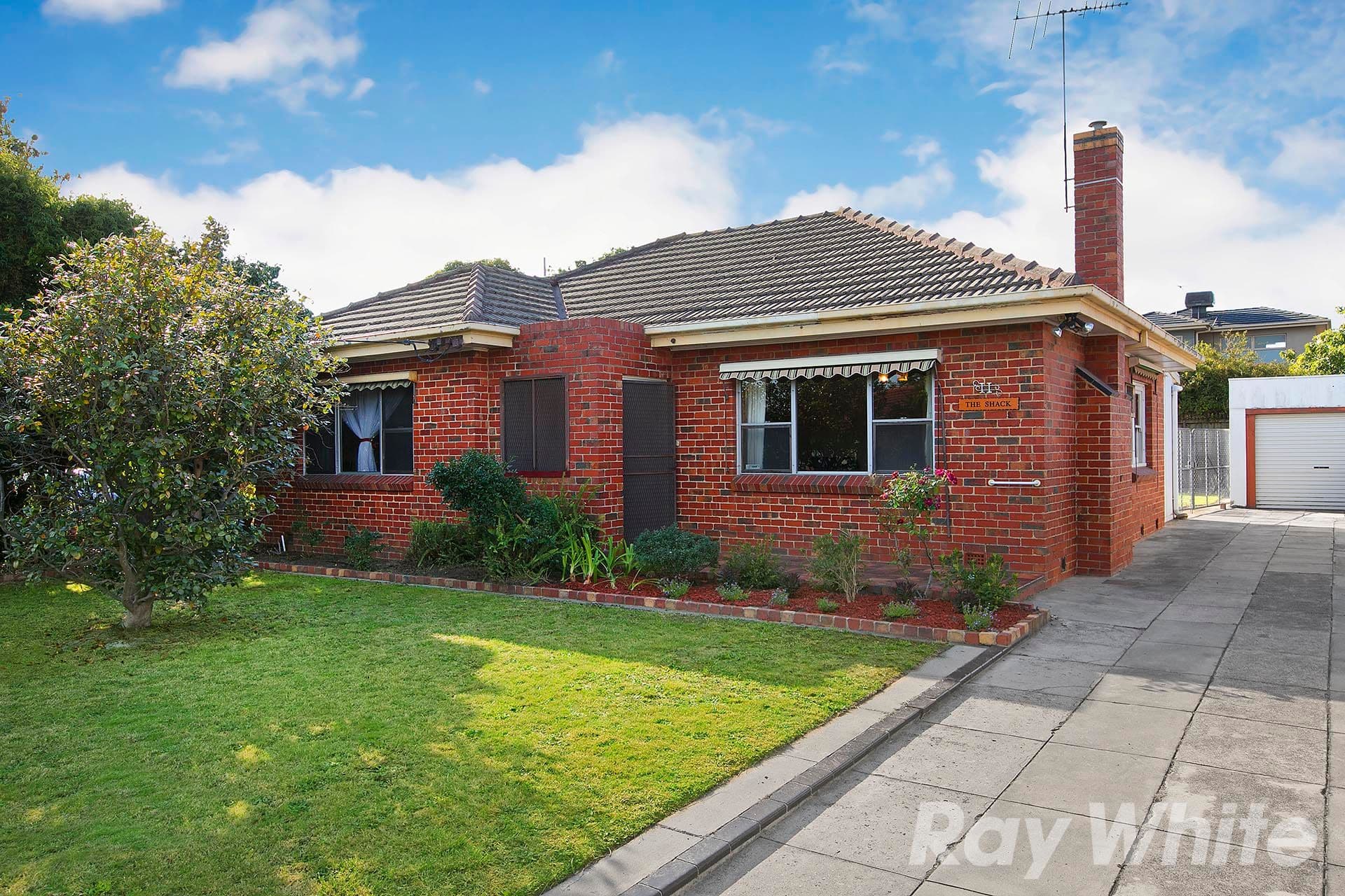 11 Strathearn Avenue, Murrumbeena VIC 3163, Murrumbeena - Image 1