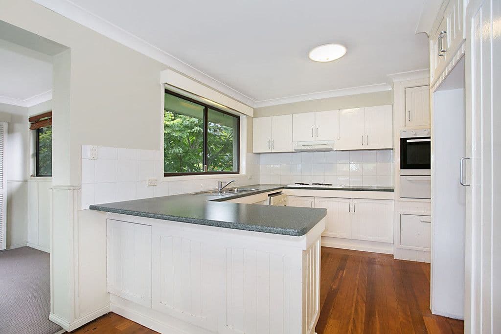 8 Raymond Avenue, Bundall QLD 4217, Bundall - Thumbnail 2