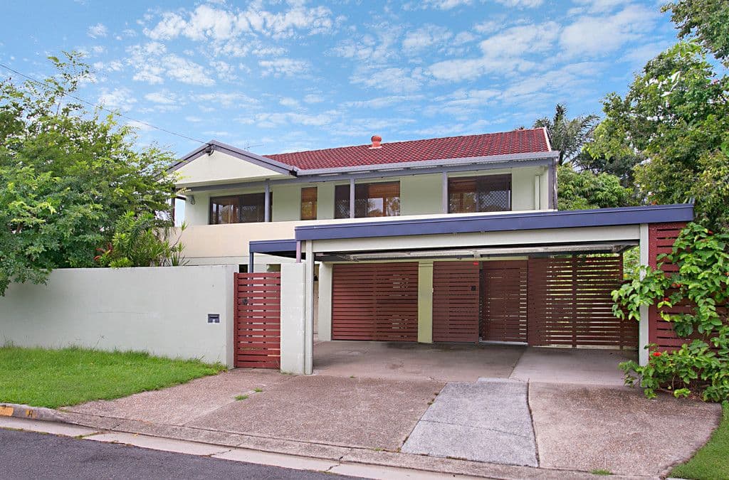 8 Raymond Avenue, Bundall QLD 4217, Bundall - Thumbnail 3