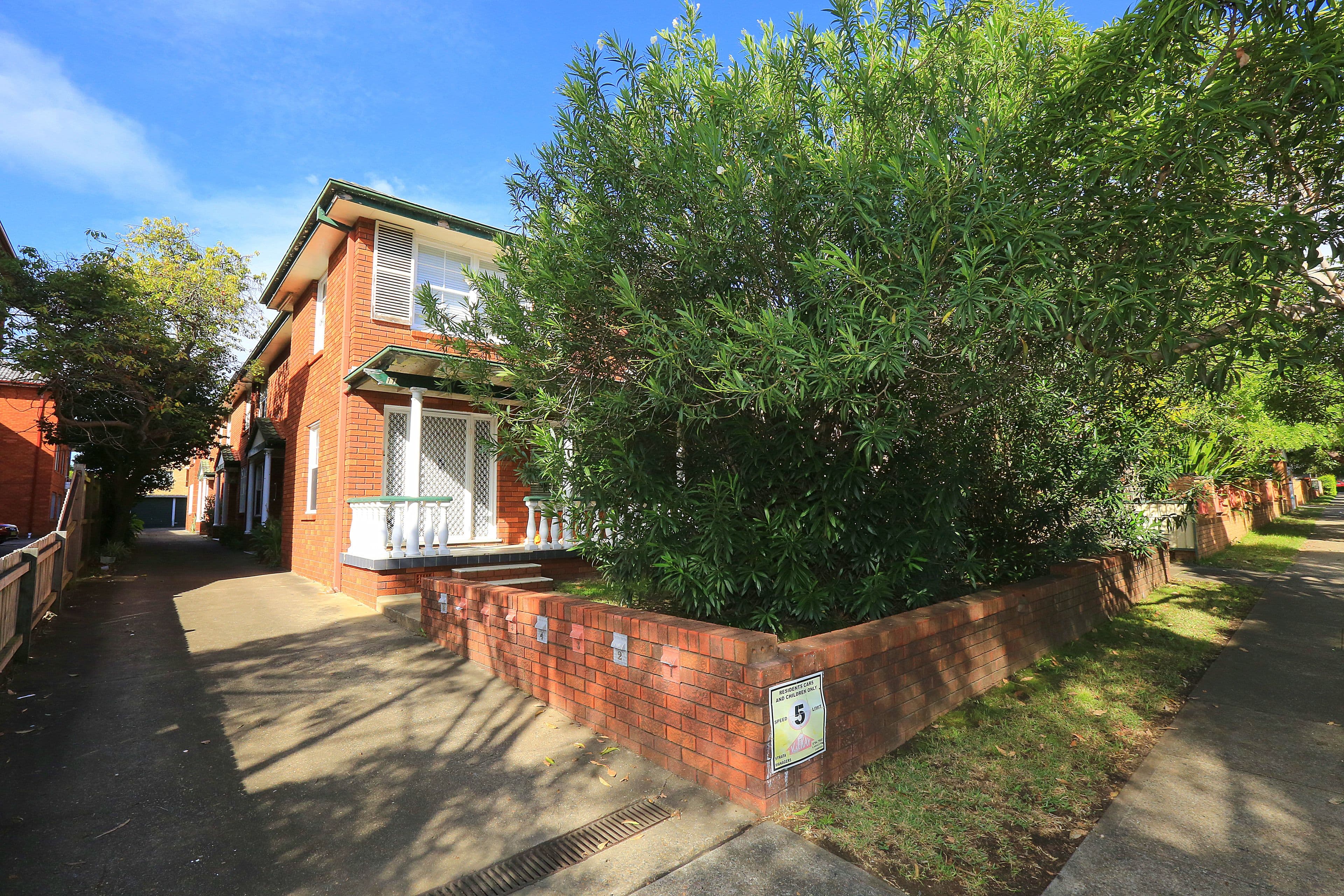 11 Second Avenue, Campsie - Image 1