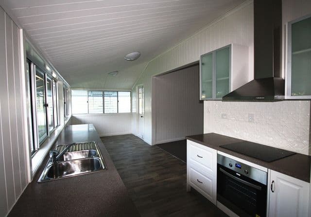 12 William Street, ALLORA QLD 4362, Allora - Thumbnail 2