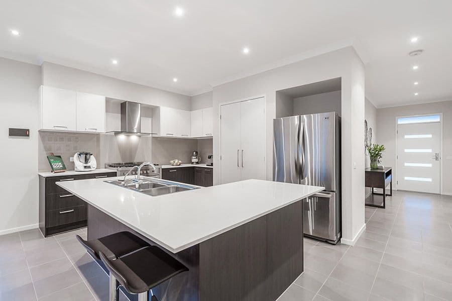 32 Cradle Mountain Drive, Craigieburn VIC 3064, Craigieburn - Thumbnail 2