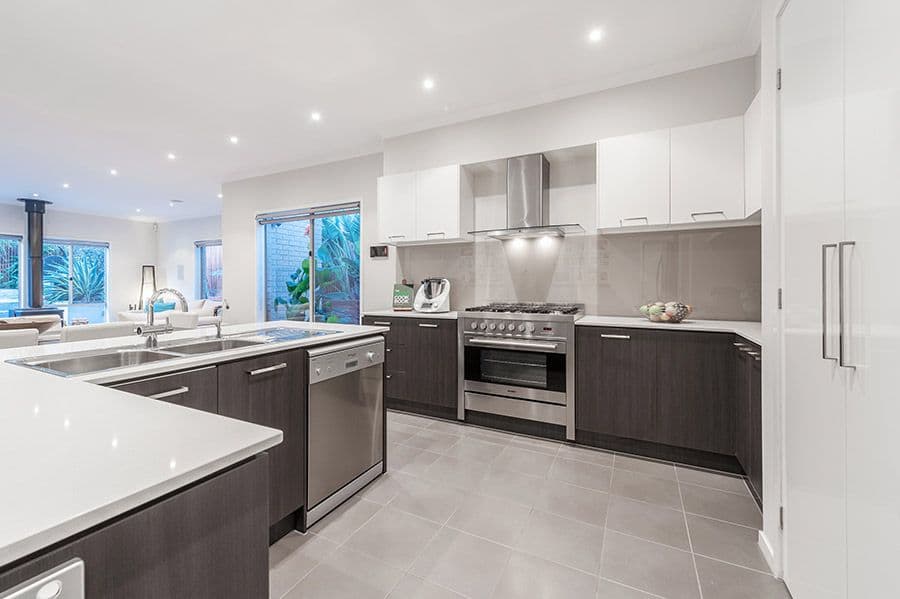 32 Cradle Mountain Drive, Craigieburn VIC 3064, Craigieburn - Thumbnail 3