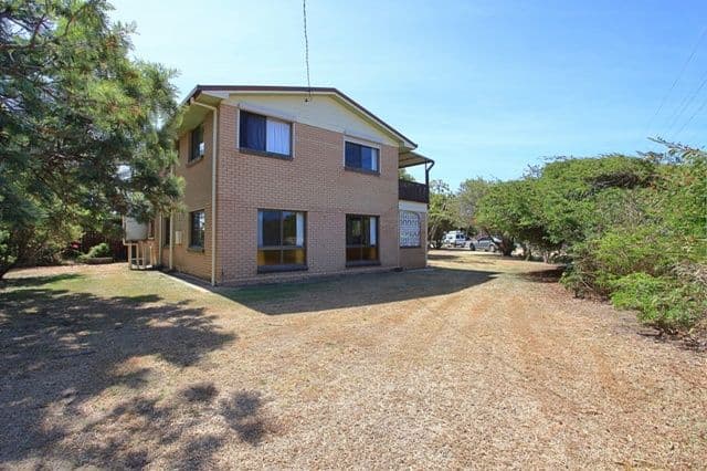 2 Zunker Street, BURNETT HEADS QLD 4670, Burnett Heads - Thumbnail 4
