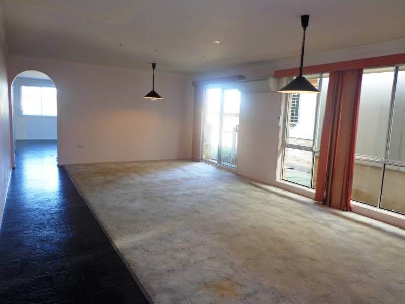 4 Glen Elgin Crescent, EDENSOR PARK NSW 2176, Edensor Park - Thumbnail 3
