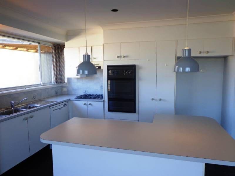 4 Glen Elgin Crescent, EDENSOR PARK NSW 2176, Edensor Park - Thumbnail 4