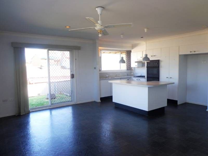 4 Glen Elgin Crescent, EDENSOR PARK NSW 2176, Edensor Park - Thumbnail 6