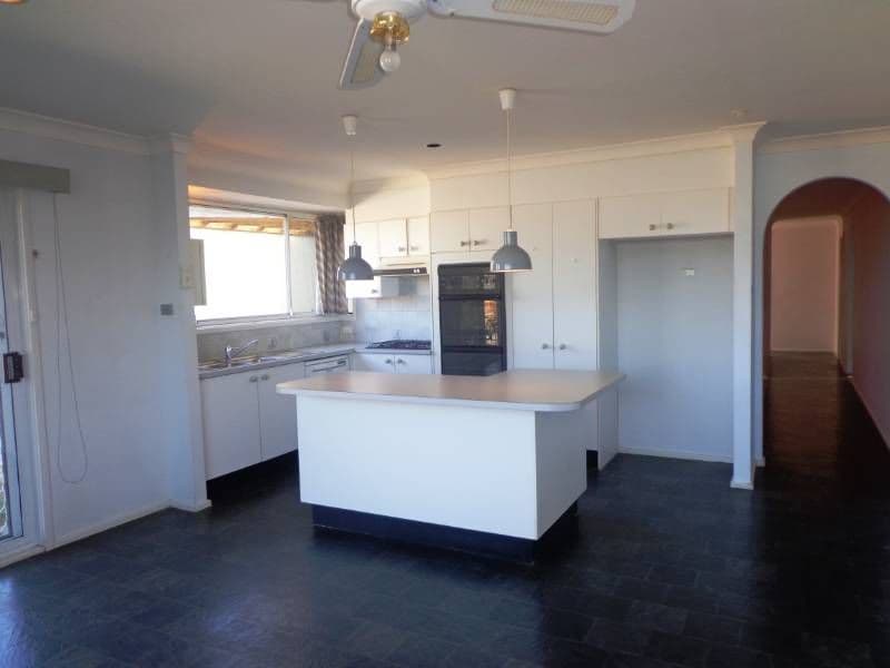 4 Glen Elgin Crescent, EDENSOR PARK NSW 2176, Edensor Park - Thumbnail 7