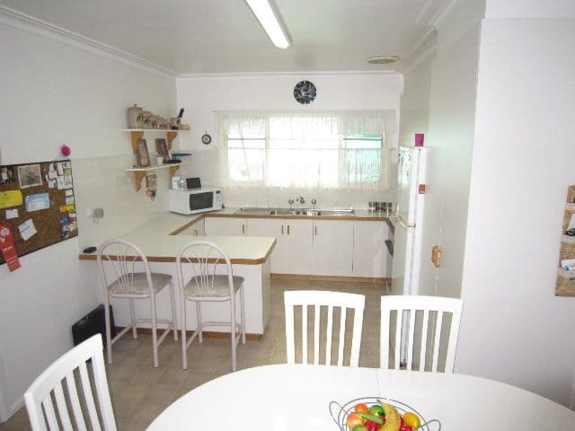 113 Pakenham Street, ECHUCA VIC 3564, Echuca - Thumbnail 2