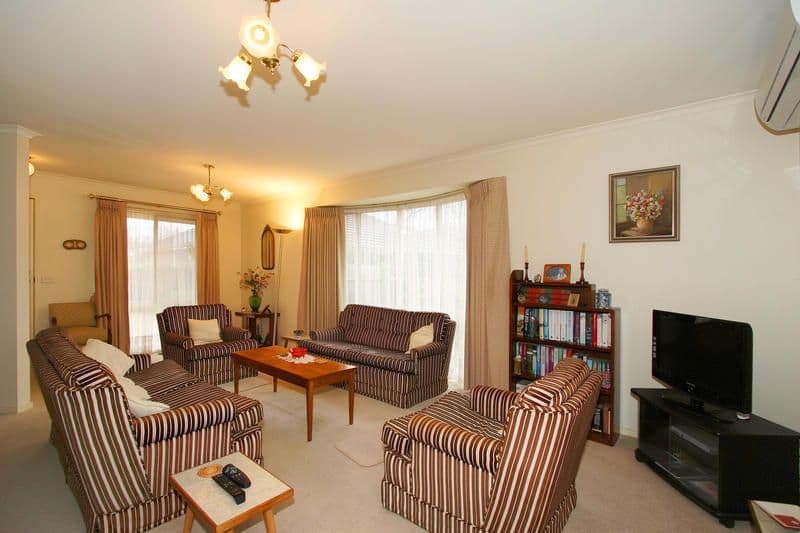 17  Pauline Avenue, DINGLEY VILLAGE VIC 3172, Dingley Village - Thumbnail 2