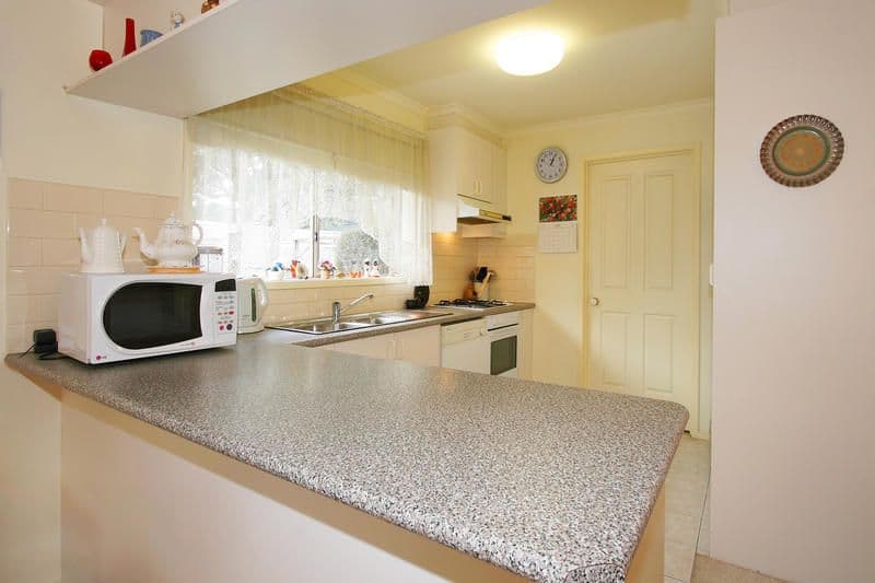 17  Pauline Avenue, DINGLEY VILLAGE VIC 3172, Dingley Village - Thumbnail 4