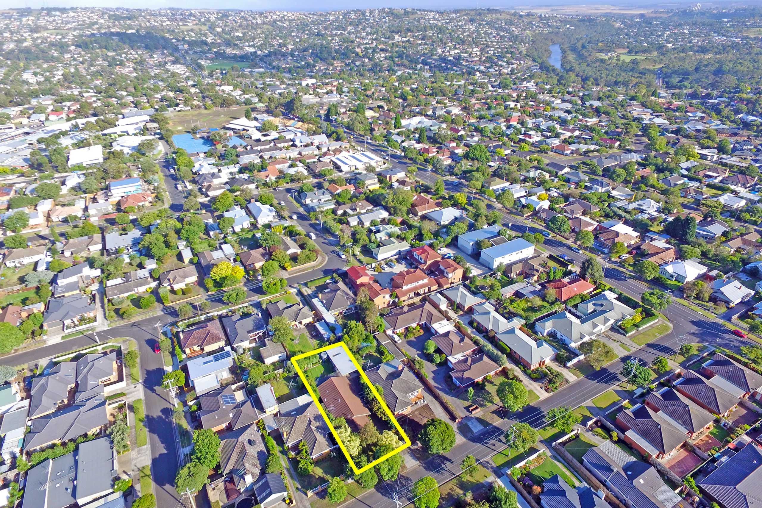 4 Eton Road, Belmont VIC 3216, Belmont - Thumbnail 2