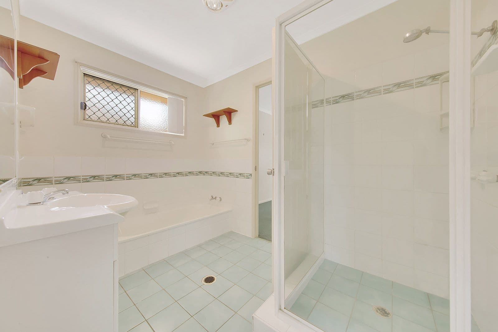 104a Sun Valley Road, Kin Kora QLD 4680, Kin Kora - Thumbnail 8
